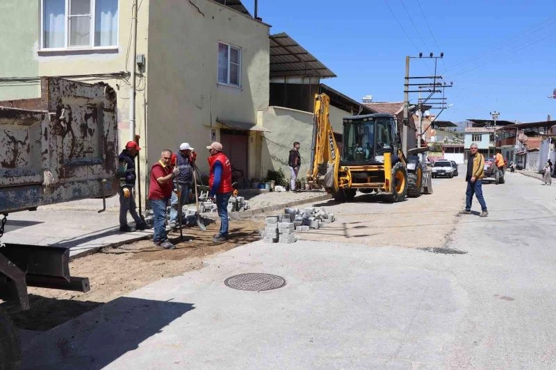 Arslanlı Mahallesi’nde yol bakım çalışmaları başladı
