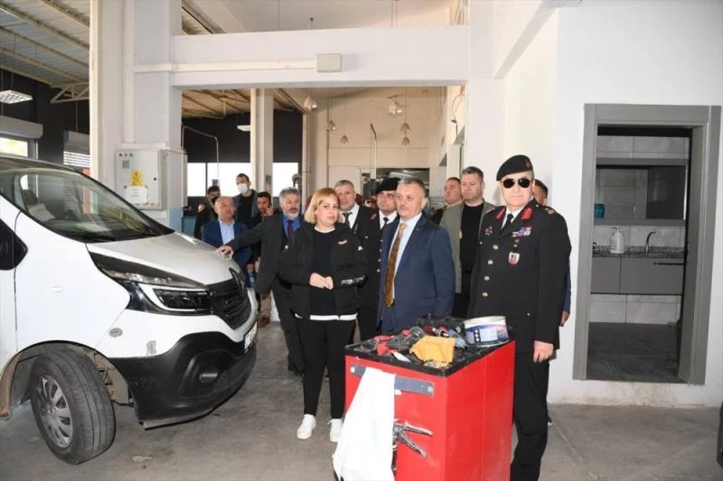 Antalya Valisi sanayi esnafından, genç çırakların okuyabilmesi için destek istedi