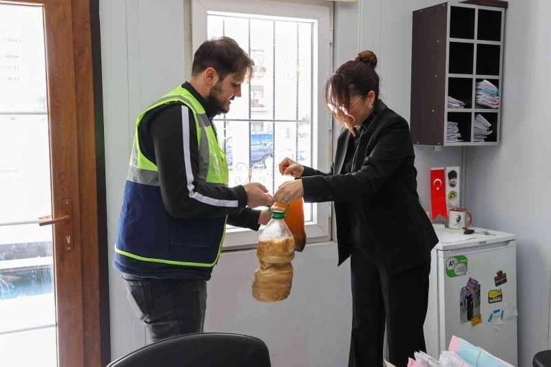 Buca’da 1 yılda 4 bin 412 litre atık yağ toplandı
