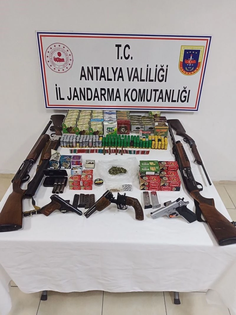 Şiddet gören kadın, eşini jandarmaya ‘ruhsatsız silahları’ var diye ihbar etti
