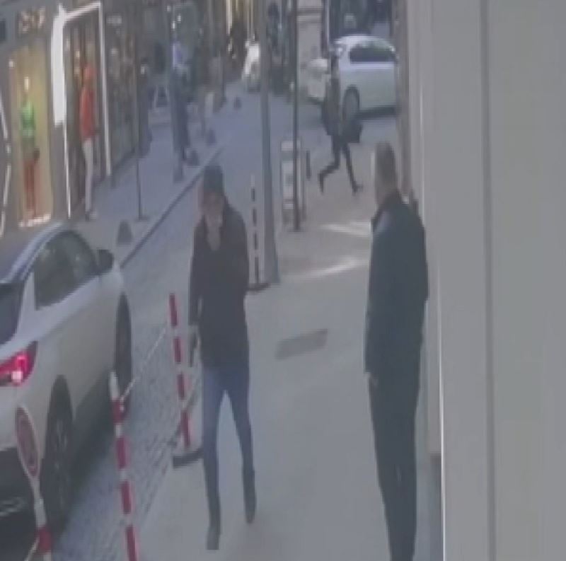 Nişantaşı’nda sokak ortasında silahlı saldırı kamerada
