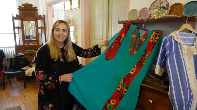 Geri dönüştürdükleri eski giyim eşyalarından elde ettikleri geliri yardım için kullanıyorlar
