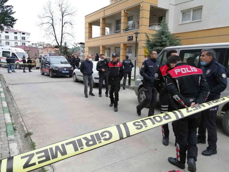 Önce kız arkadaşını silahla öldürdü, sonra intihara teşebbüs etti
