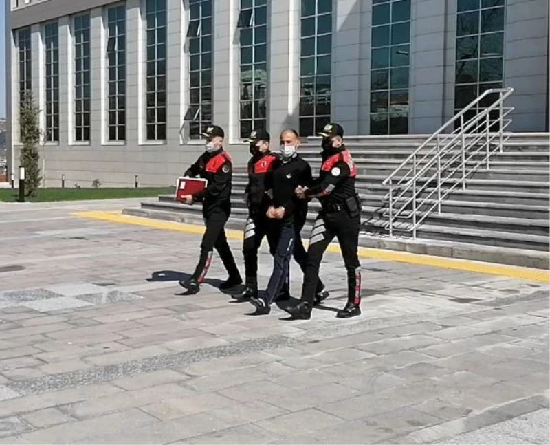 15 yıllık husumetlisini hunharca öldürdü: Boğazını kesip 25 yerinden bıçakladı
