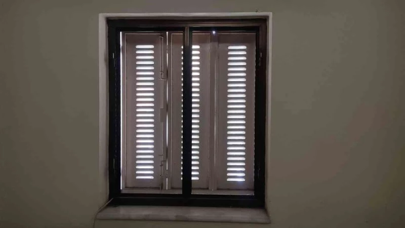 Çalınmadık bir tek mutfak penceresi kaldı
