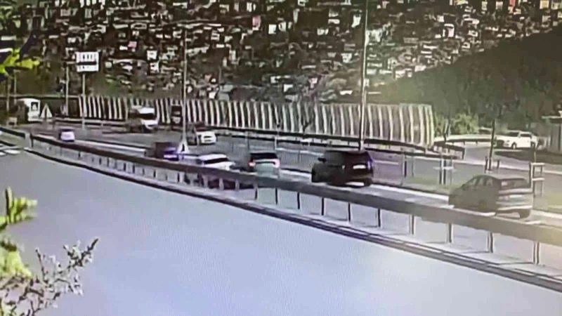 Beşiktaşlı futbolcu Montero’nun karıştığı zincirleme kaza kamerada
