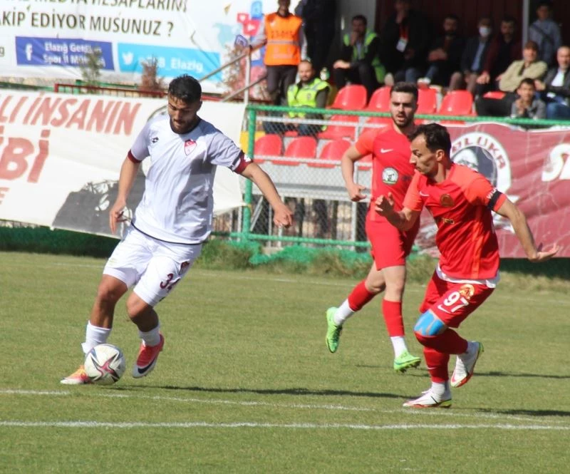 Ömer Faruk gollerine devam ediyor
