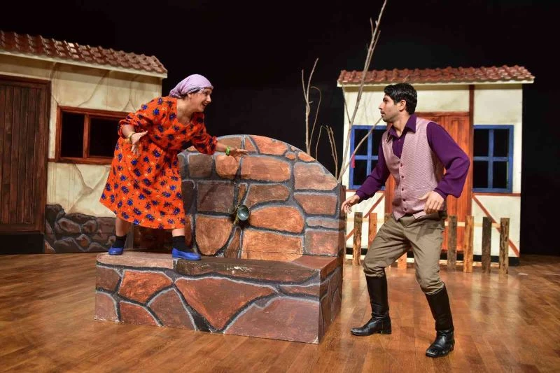 Kepez Tiyatrosundan Nalınlar oyunu
