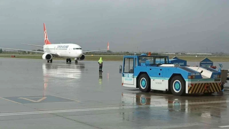 Balıkesir Koca Seyit Havalimanı yolcu sayısında rekora koşuyor
