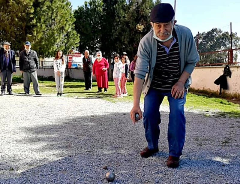 Söke Huzur Evi yaşlıları artık ‘Bocce’ oynuyor
