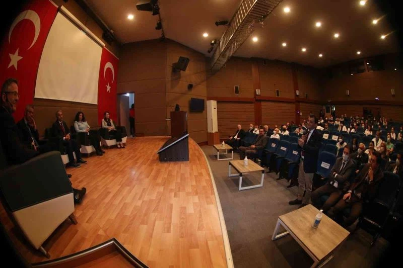 “Covid-19 Pandemisi ve Kalp Sağlığı” paneline yoğun ilgi
