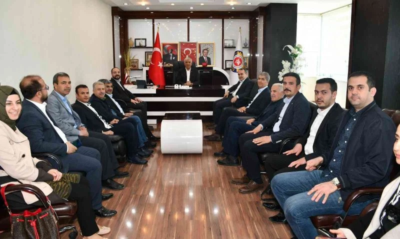 Ergin ve beraberindekiler ATSO’yu ziyaret etti
