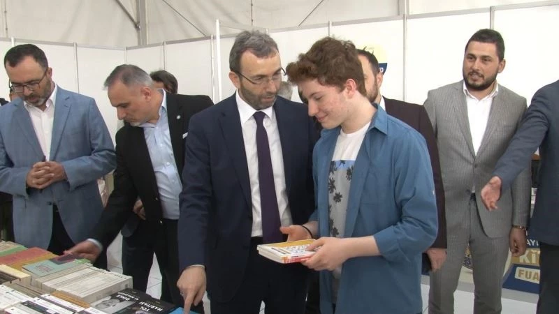 Pendik’te 9 gün sürecek kitap fuarı kapılarını açtı
