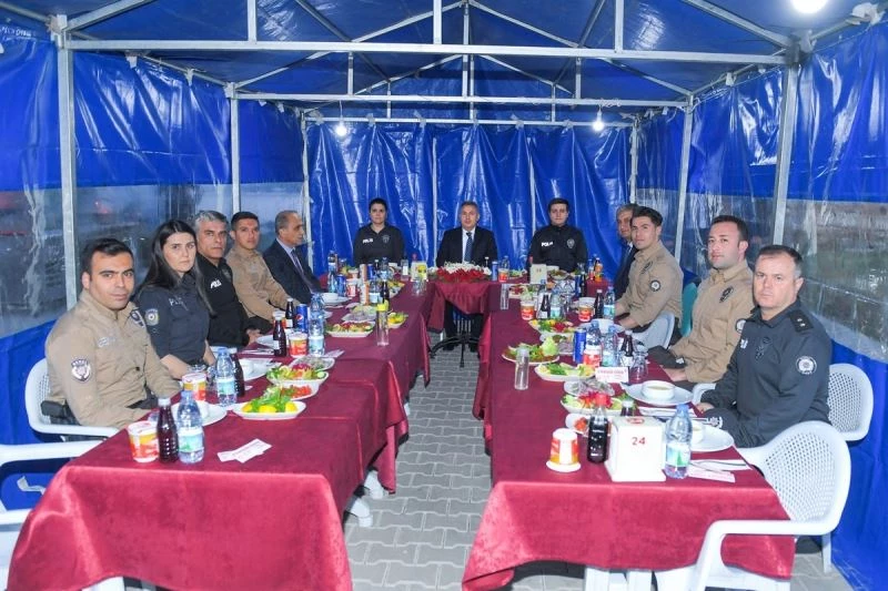 Vali Elban polislerle iftarda buluştu
