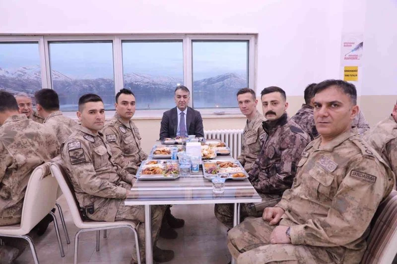 Vali Çağatay, JÖH ile iftar yaptı
