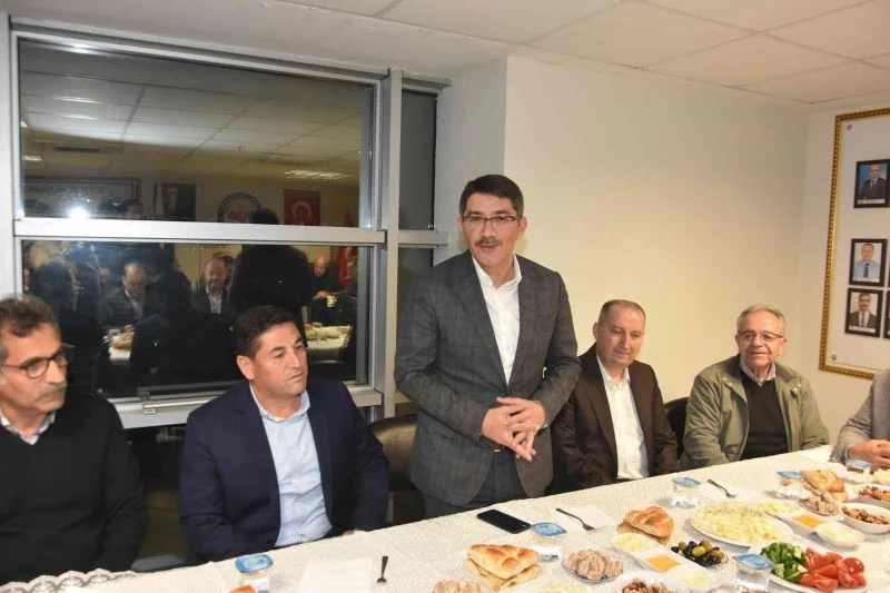 Başkan Çelik hemşehri dernekleriyle sahur sofrasında buluştu
