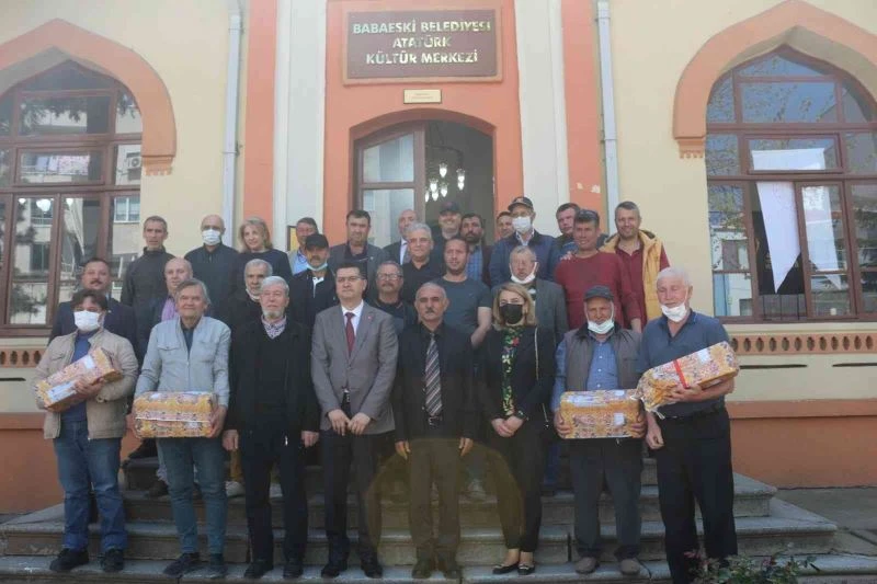 Bal üreticilerine hibe destekli petekler dağıtıldı
