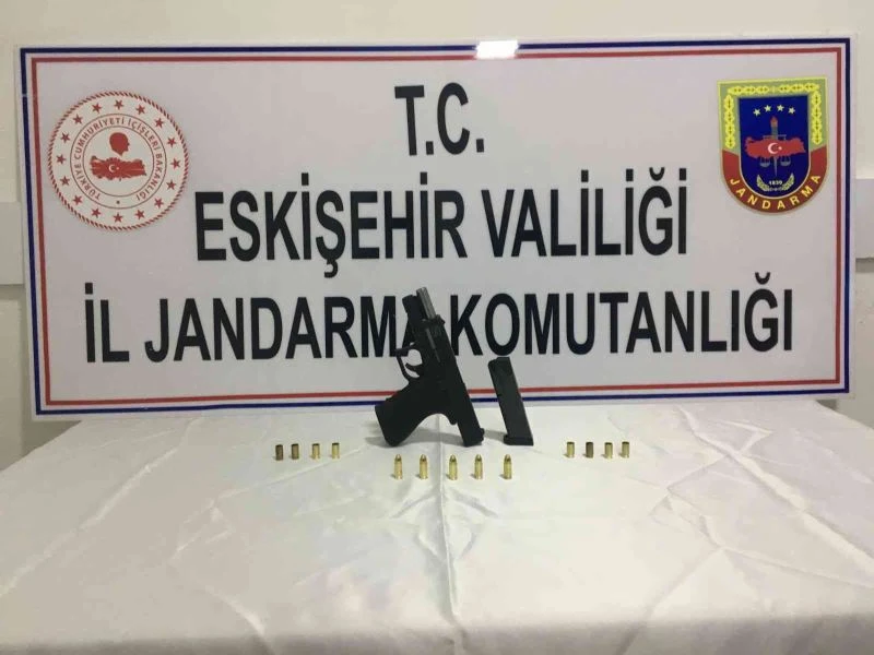 İnşaatta atış talimi yapan şahsı jandarma ekipleri yakaladı
