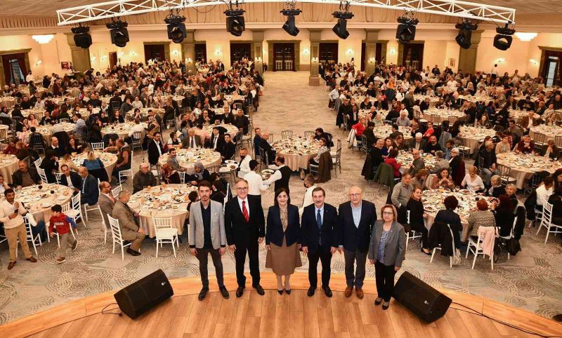 Başkan Ataç, partililerle iftar yemeğinde buluştu
