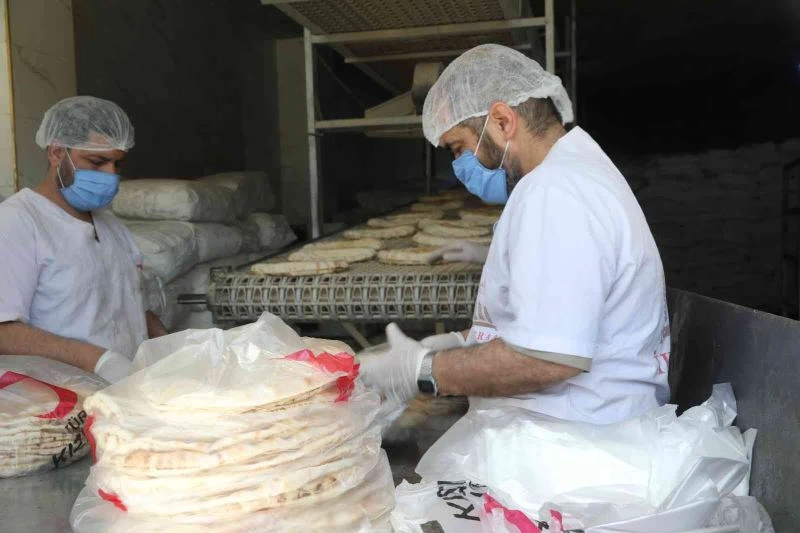 Kızılay, Suriye’de 77 bin kişiye iftarlık dağıtıyor
