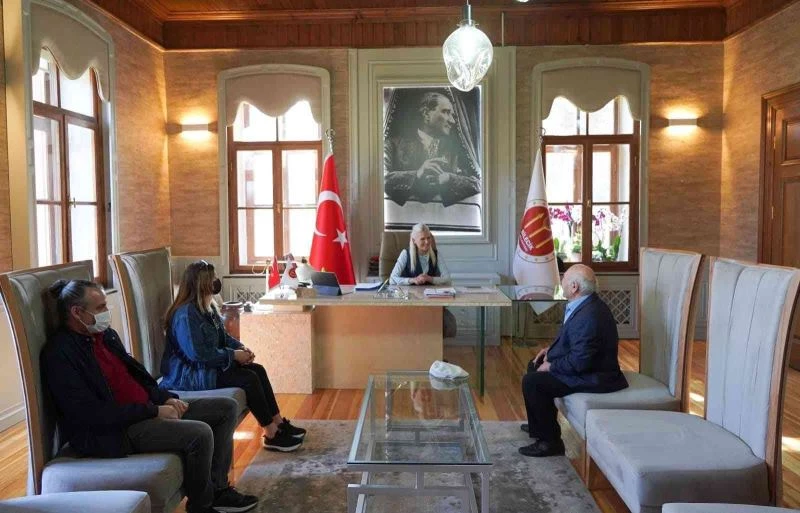 Başkan vekilinin makam odasından CHP liderinin fotoğraf karesini kaldırmasına tepki
