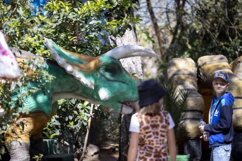 Ukraynalı savaş mağduru çocuklar Dinopark