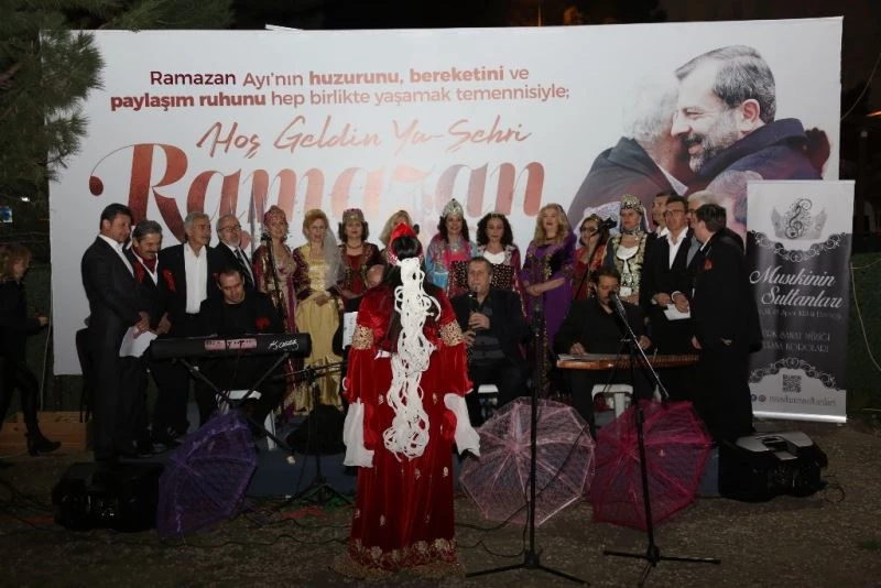 Gürsulular Yeşilçam şarkılarının nostaljisini yaşadı
