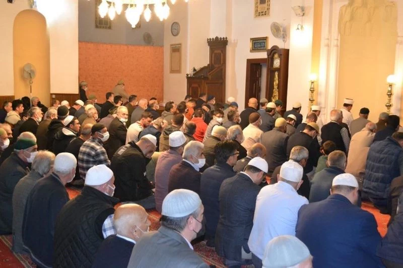 Manisalılar ’Enderun Usulü Teravih’e yoğun ilgi gösterdi
