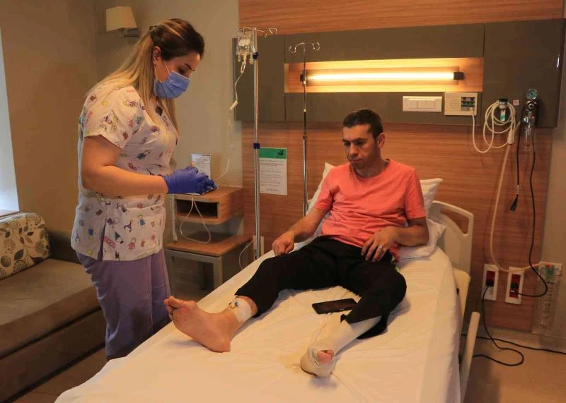 Yıllarca çektiği hemofili yüzünden sakat kalıyordu
