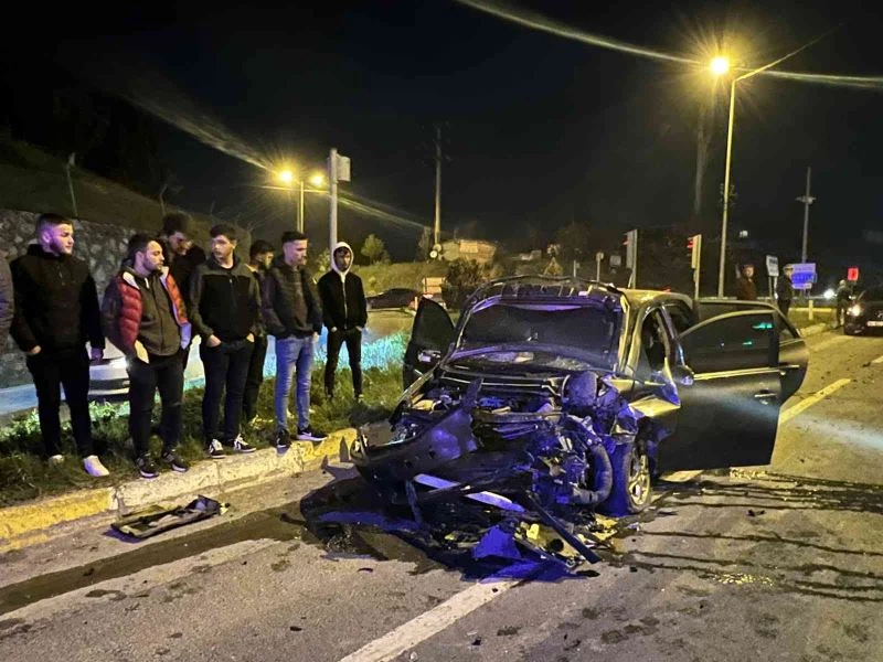 İYİ Partililer kazaya karıştı: 3 yaralı
