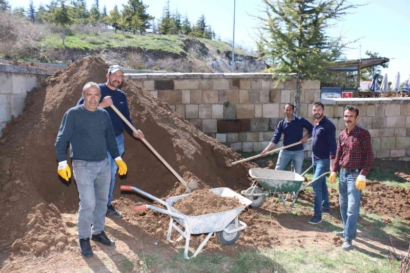 Çiçekler Kaymakam Baytak’tan
