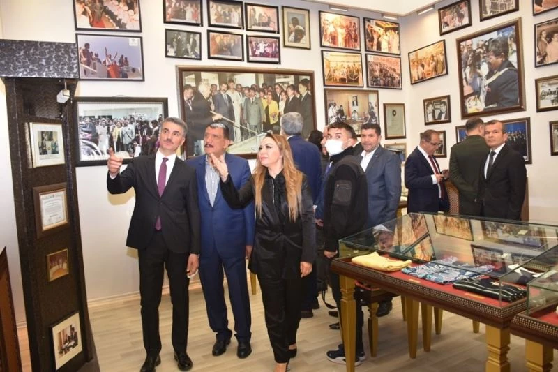 MTÜ’de Özal’ı anma töreni düzenlendi
