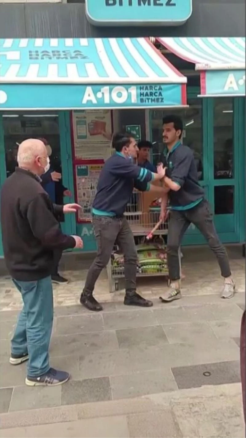 Ümraniye’de tartıştığı müşteriye keserle saldırdı
