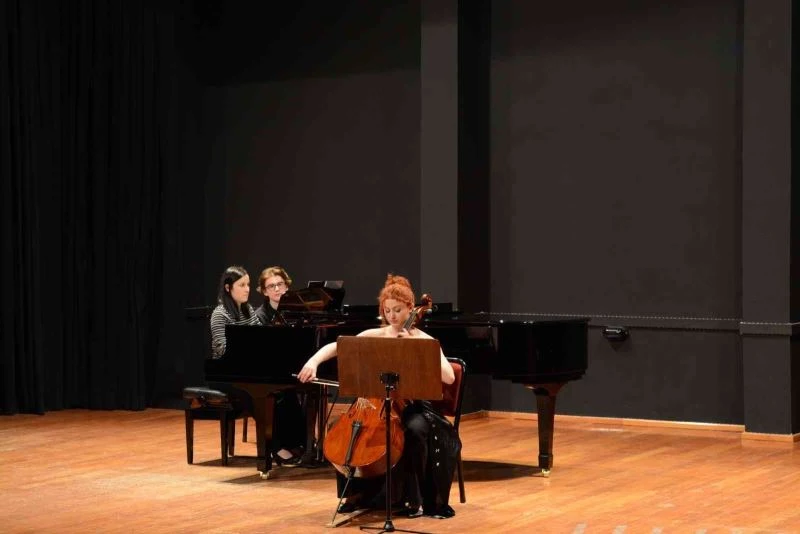 Viyola ve Viyolonsel resitalleri müzikseverlerle buluştu
