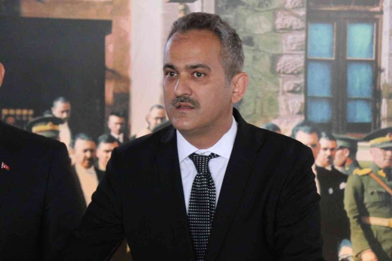 Milli Eğitim Bakanı Mahmut Özer, il değerlendirme toplantısına katıldı