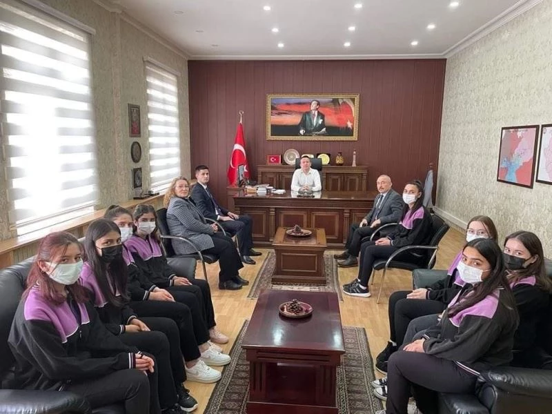 Sungurlu’dan 8 öğrenci staj için Viyana’ya gitti
