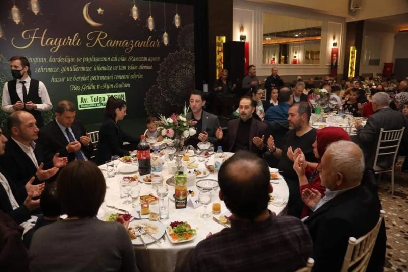 Bandırma Belediyesi, özel gereksinimli bireylerde iftarda buluştu
