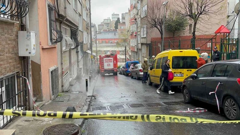 Şişli’de yeraltı kabloları yandı, rögar kapağı patladı
