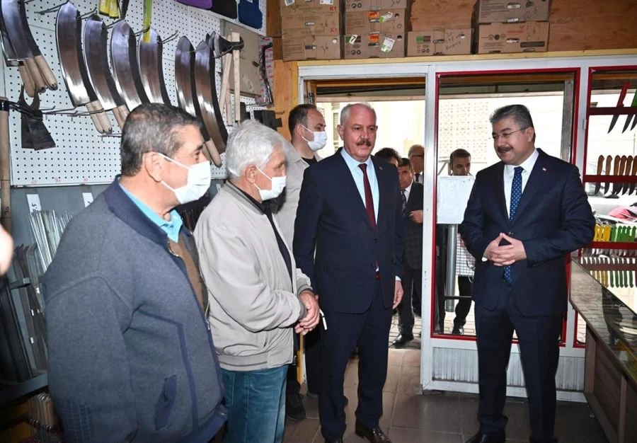 Vali Dr. Erdinç Yılmaz, Vatandaşların İçinden Çıkmıyor