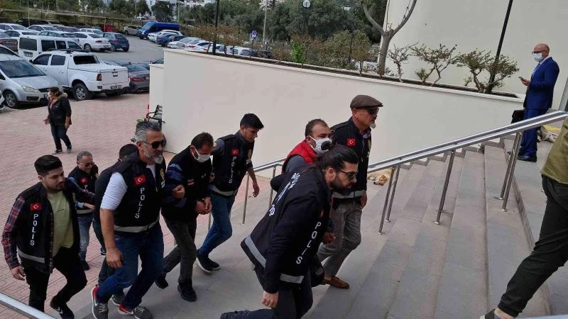 İhtiyaç gidermek için girdiği ormanda yangın çıkardı
