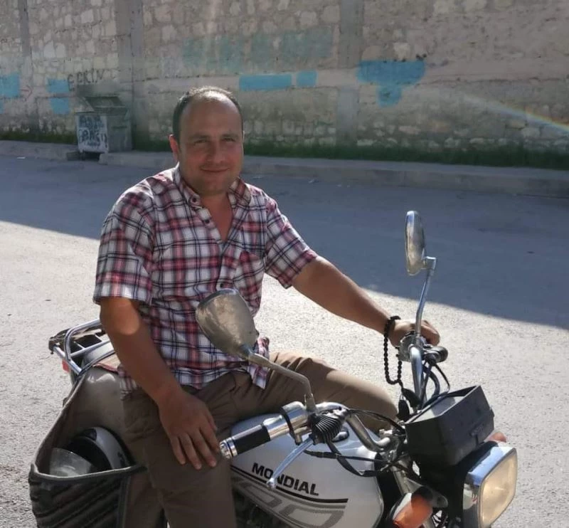 Kamyonun fırlayan tekerinin çarptığı motosikletli genç hayatını kaybetti
