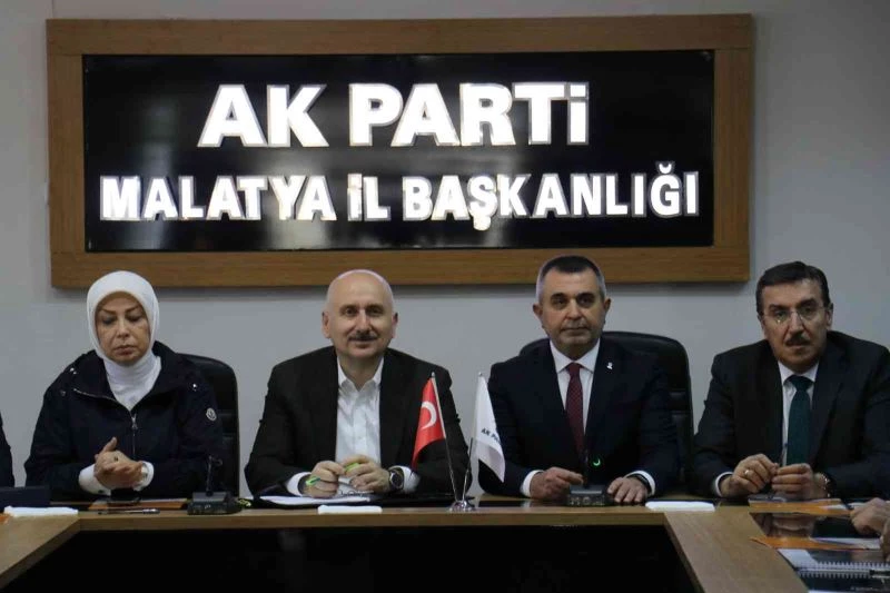 Bakan Karaismailoğlu’ndan AK Parti ve MHP İl Başkanlıklarına ziyaret
