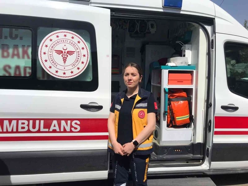 Pendik’te terk edilen bebeğe sütannelik yapan sağlıkçı: “Kendim de 14 aylık bir kız bebek annesiyim. Bu sebepten bebeği aldım ve emzirdim”
