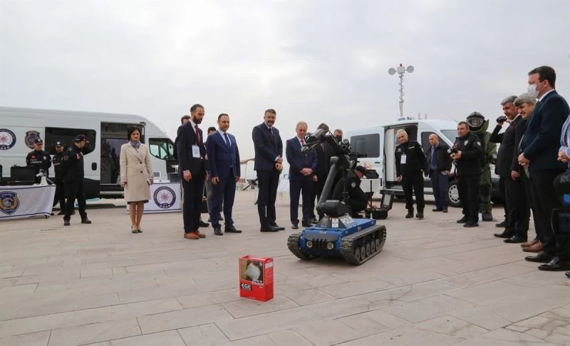 Bomba imha robotu Kütahya’da görücüye çıktı
