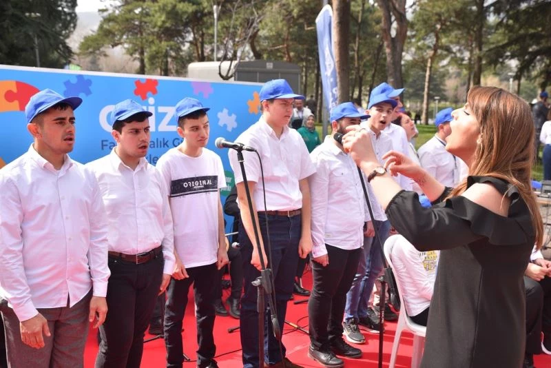 Otizmle mücadelede yüzler gülüyor
