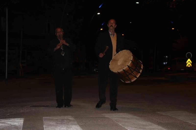 Elazığlılar ilk sahura davul ve klarnet sesiyle uyandı
