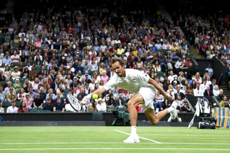 Rus ve Belaruslu oyuncular Wimbledon Tenis Turnuvası’ndan men edildi
