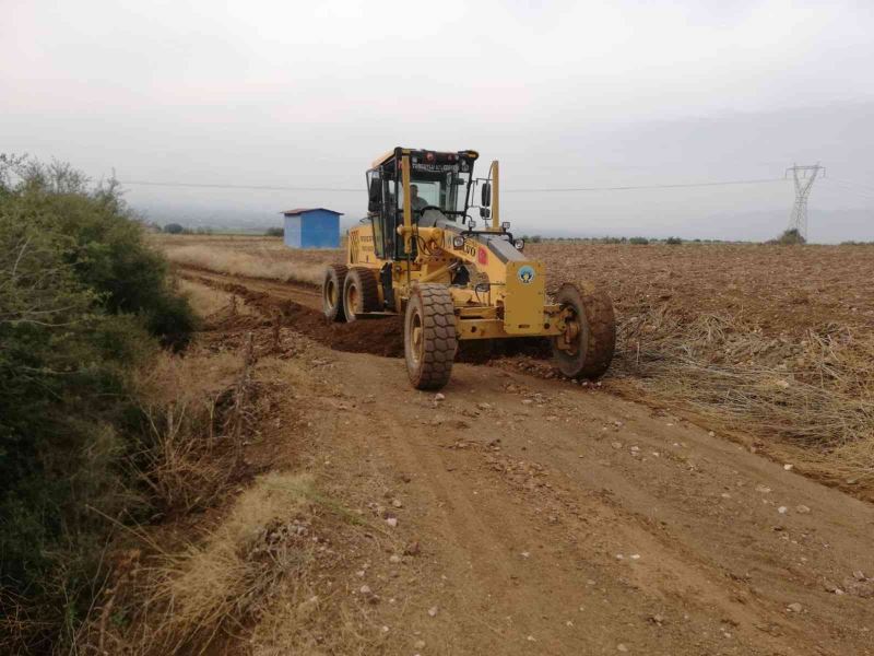Turgutlu Belediyesi arazi yollarını konfora kavuşturdu
