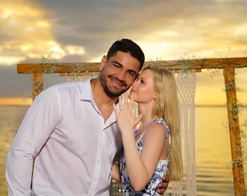 Taha Akgül evlilik yolunda ilk adımı attı
