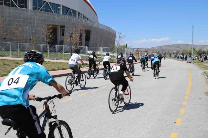 Pedala il birinciliği için bastılar
